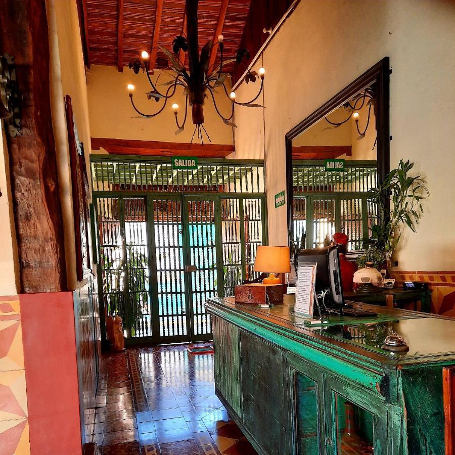 Hotel La Posada Del Doctor Leon Bagian luar foto