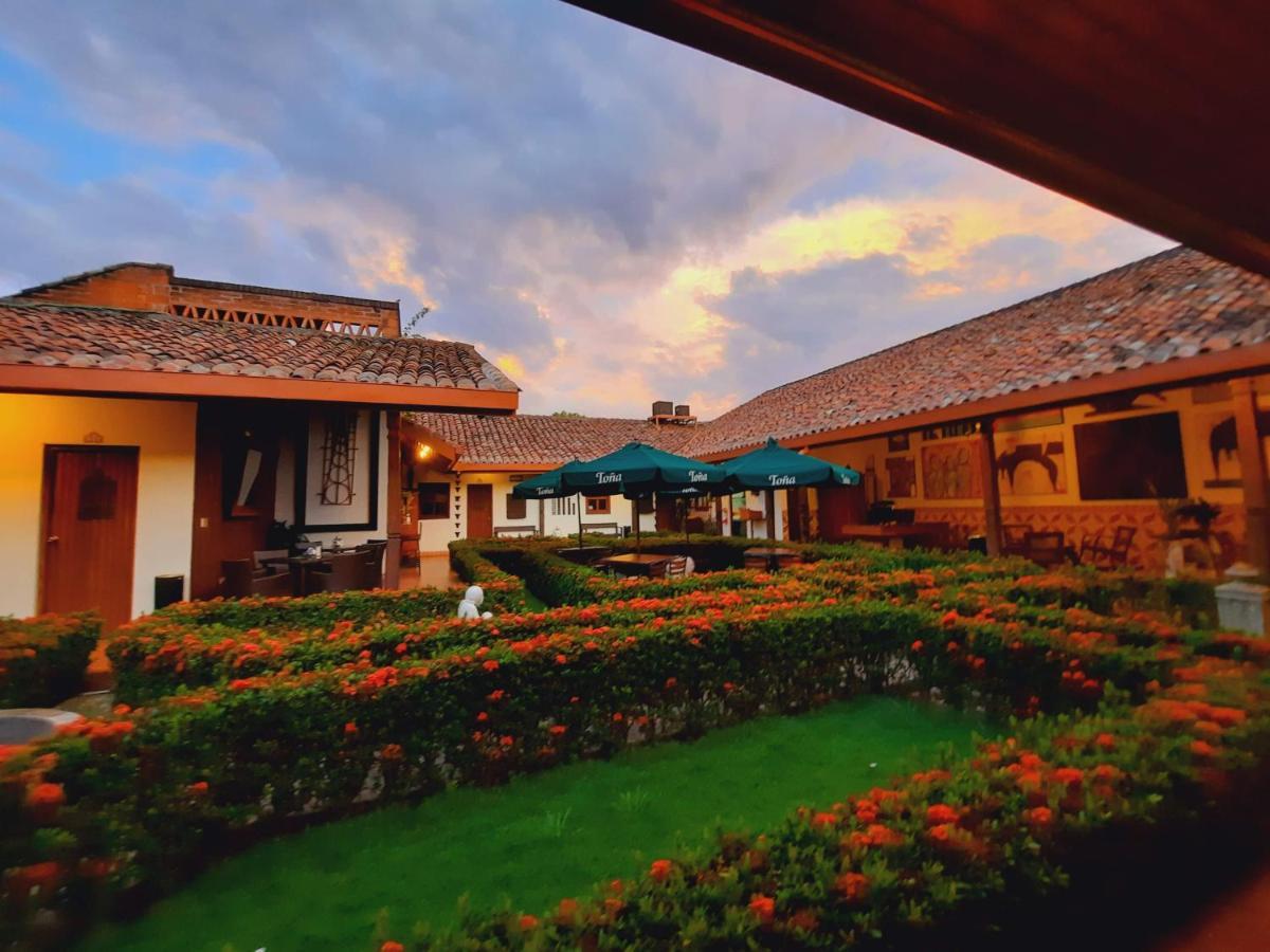 Hotel La Posada Del Doctor Leon Bagian luar foto