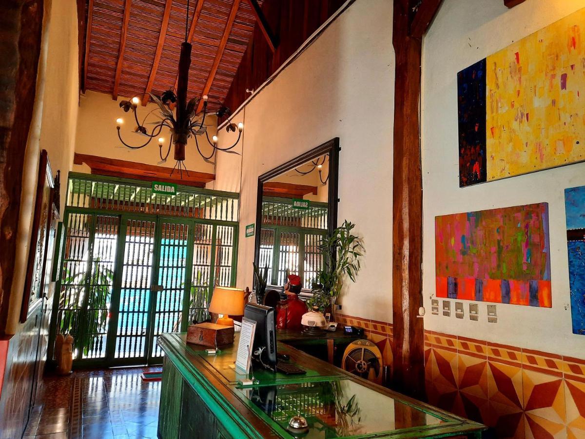 Hotel La Posada Del Doctor Leon Bagian luar foto