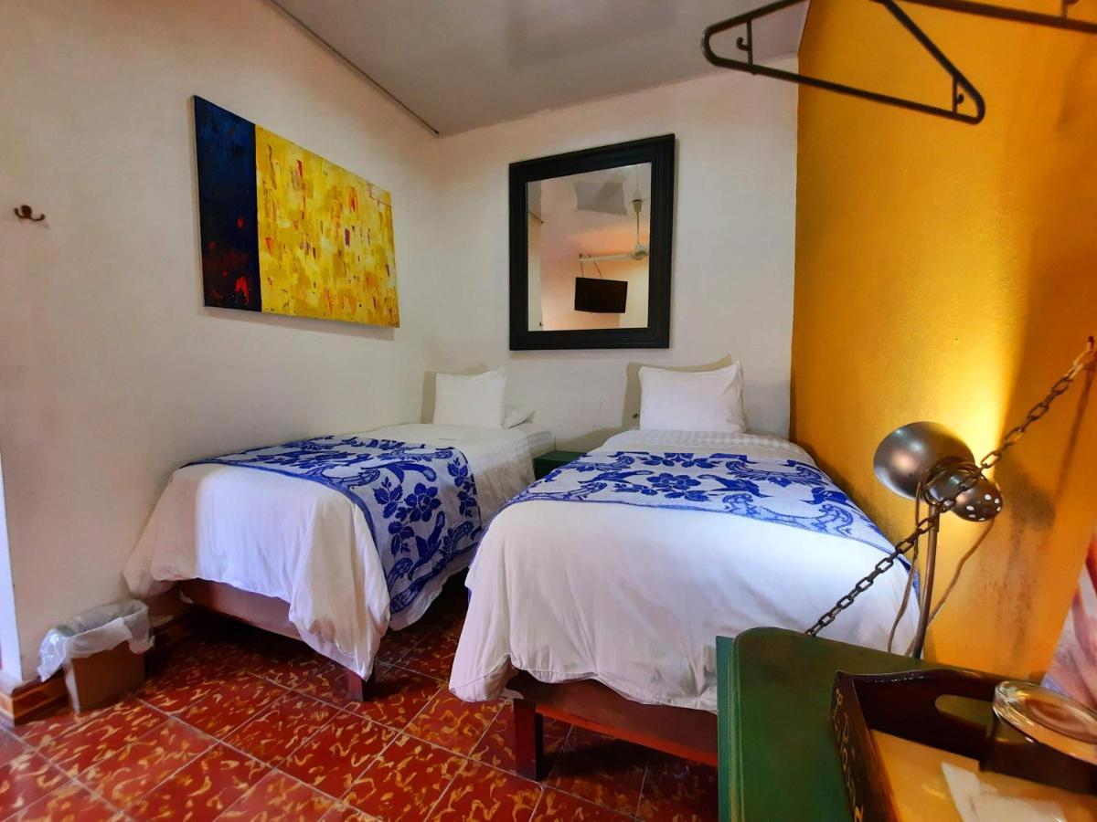 Hotel La Posada Del Doctor Leon Bagian luar foto