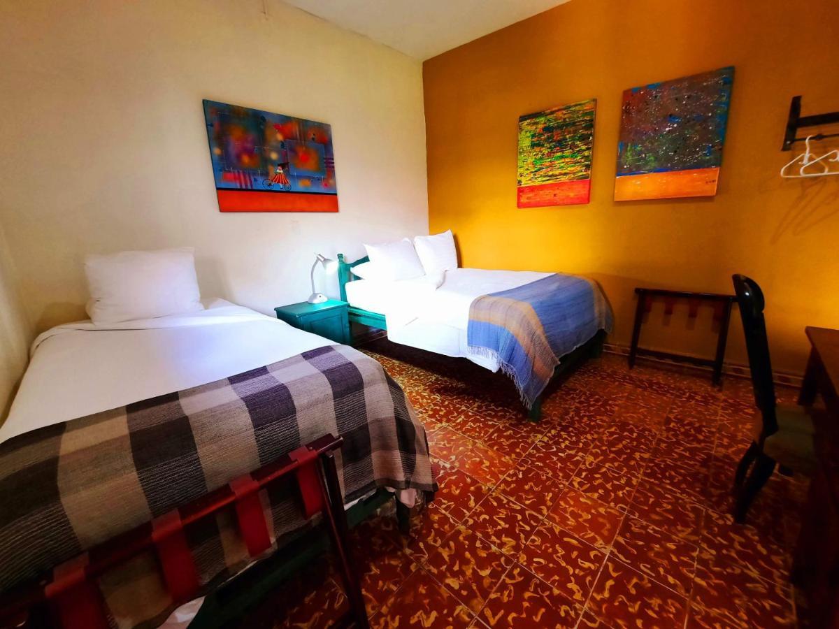 Hotel La Posada Del Doctor Leon Bagian luar foto