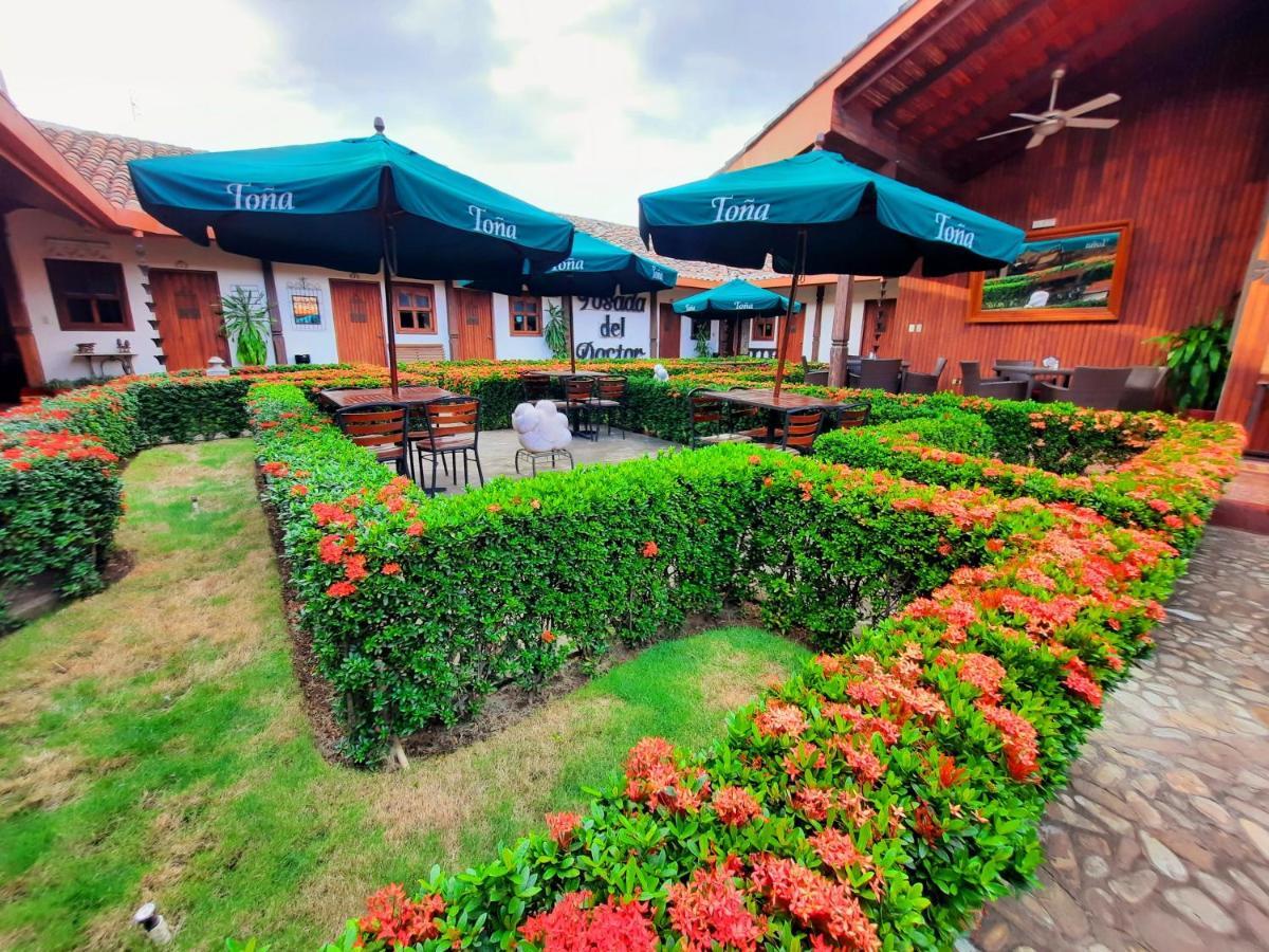 Hotel La Posada Del Doctor Leon Bagian luar foto