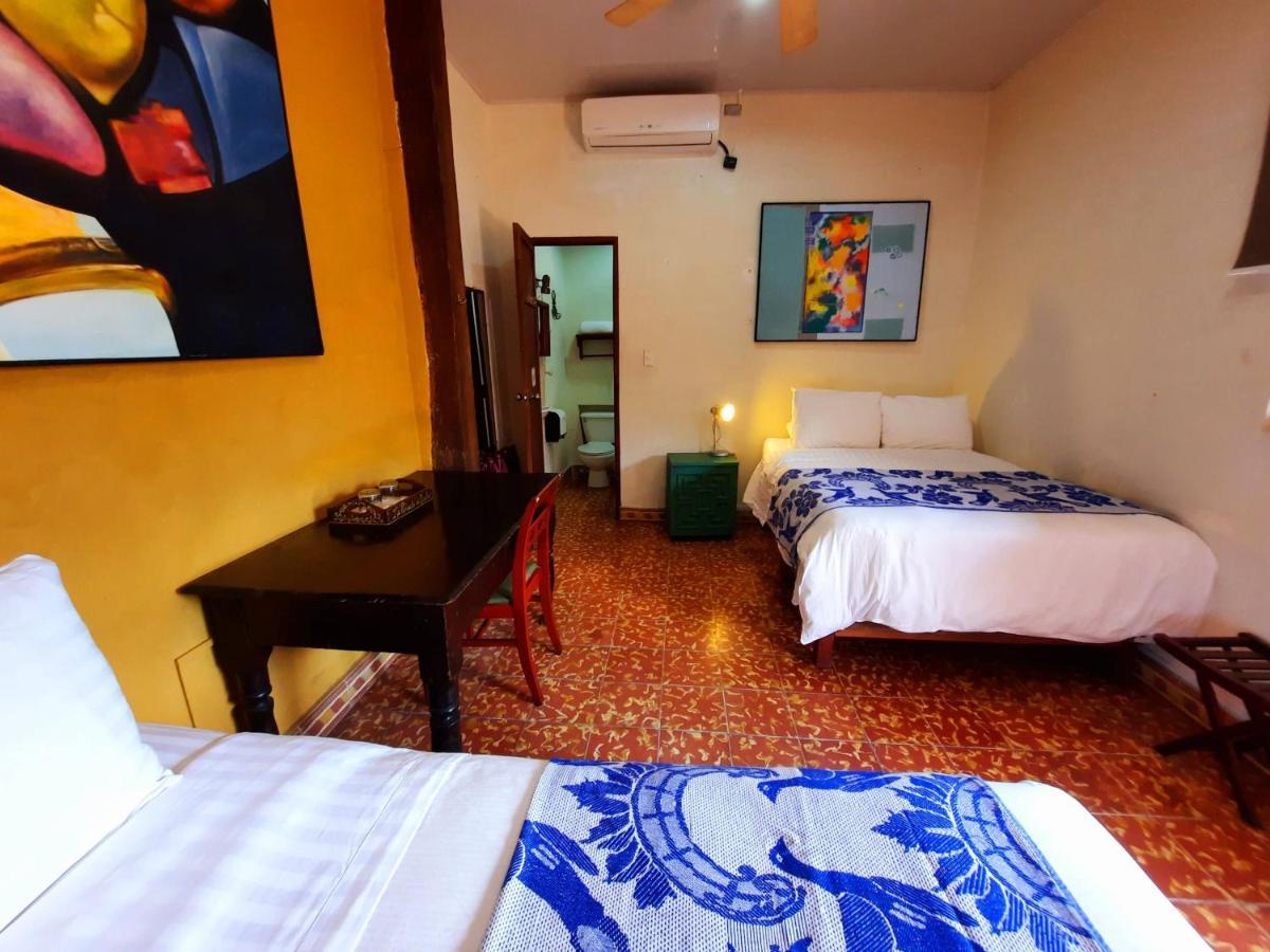 Hotel La Posada Del Doctor Leon Bagian luar foto