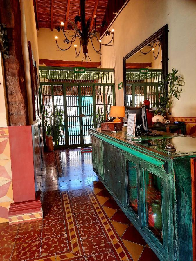 Hotel La Posada Del Doctor Leon Bagian luar foto