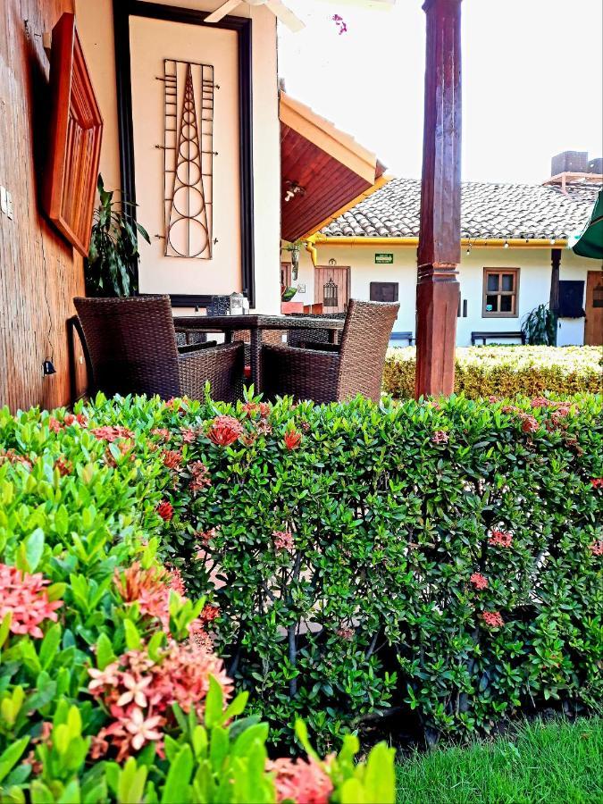 Hotel La Posada Del Doctor Leon Bagian luar foto
