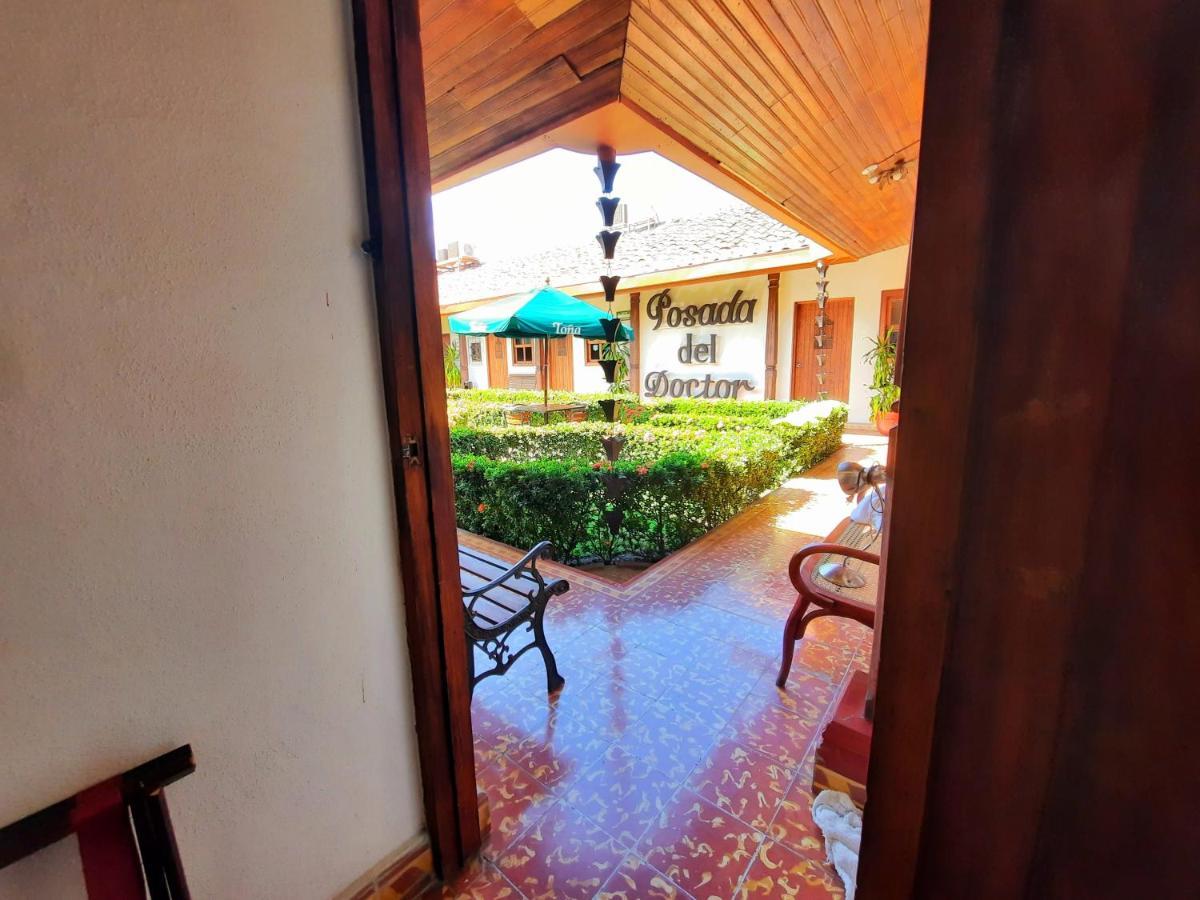 Hotel La Posada Del Doctor Leon Bagian luar foto