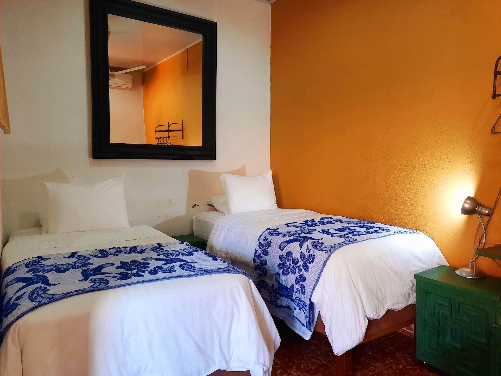 Hotel La Posada Del Doctor Leon Bagian luar foto