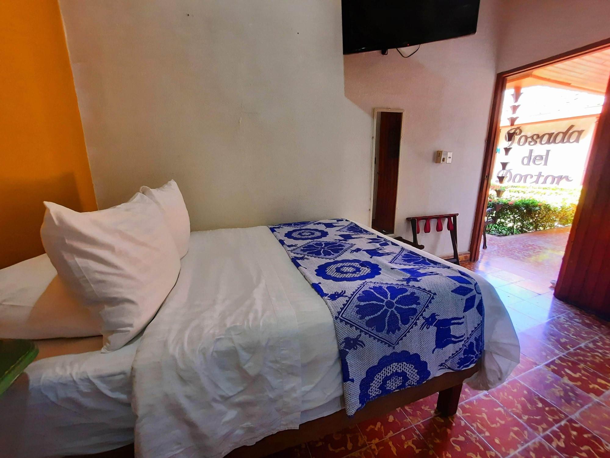 Hotel La Posada Del Doctor Leon Bagian luar foto