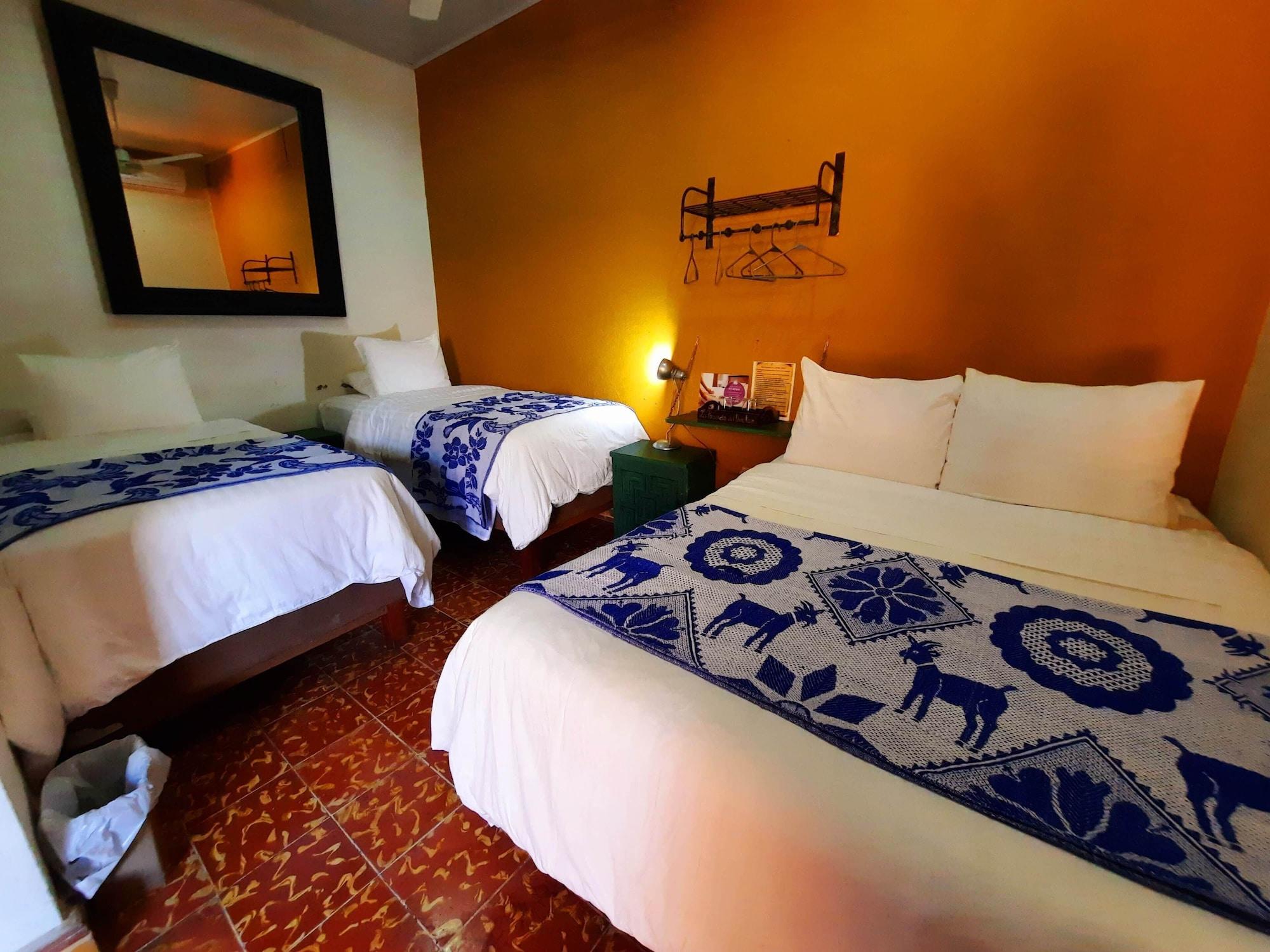 Hotel La Posada Del Doctor Leon Bagian luar foto