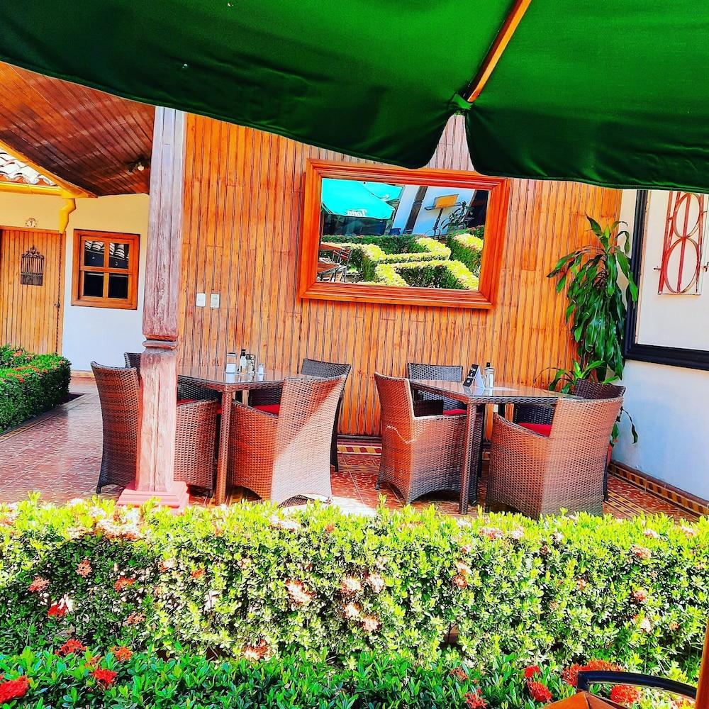Hotel La Posada Del Doctor Leon Bagian luar foto