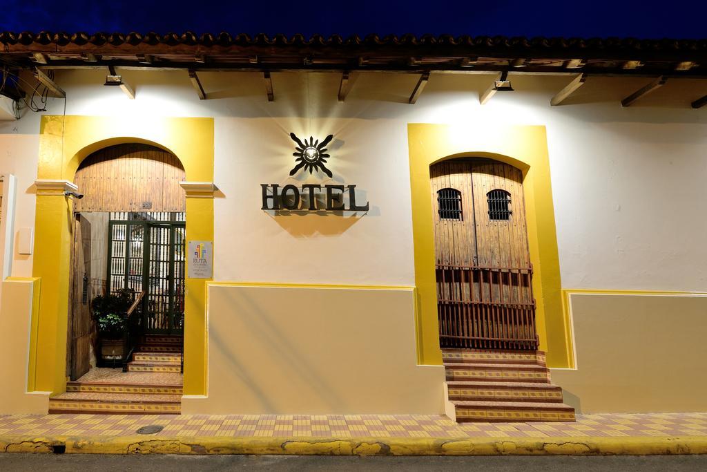 Hotel La Posada Del Doctor Leon Bagian luar foto