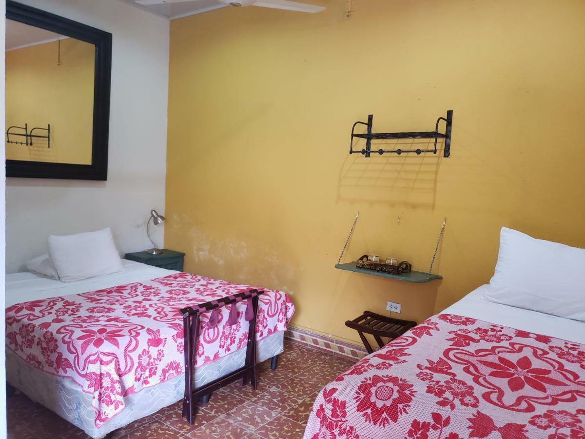 Hotel La Posada Del Doctor Leon Bagian luar foto